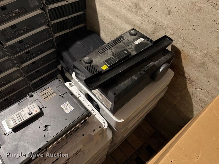 image for item FT6656 Projectors