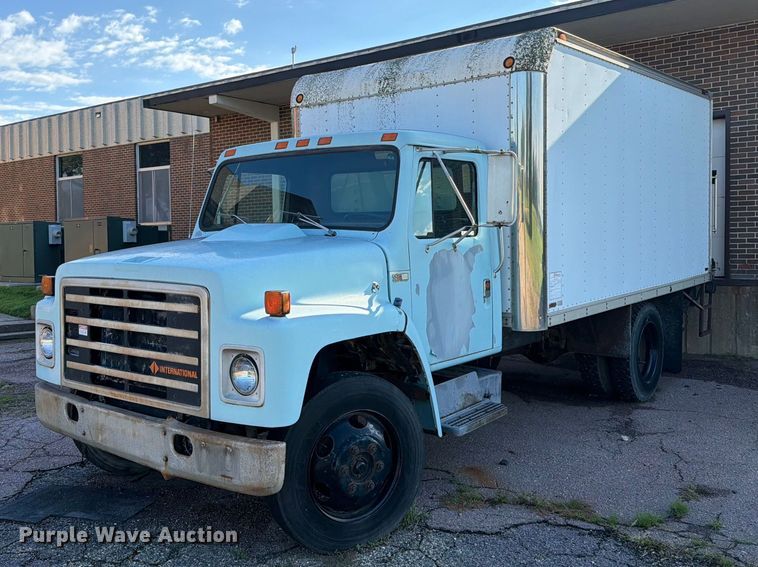 1989 International 1654 box truck
