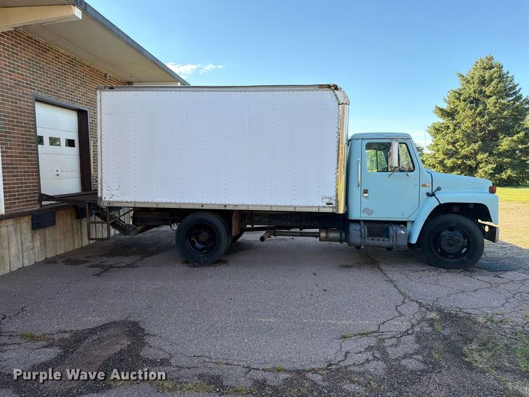 image for item FT6661 1989 International 1654 box truck