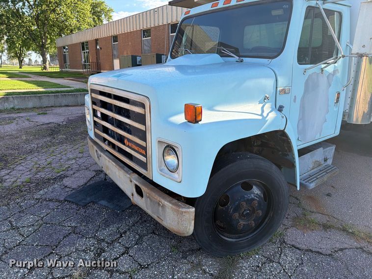 image for item FT6661 1989 International 1654 box truck