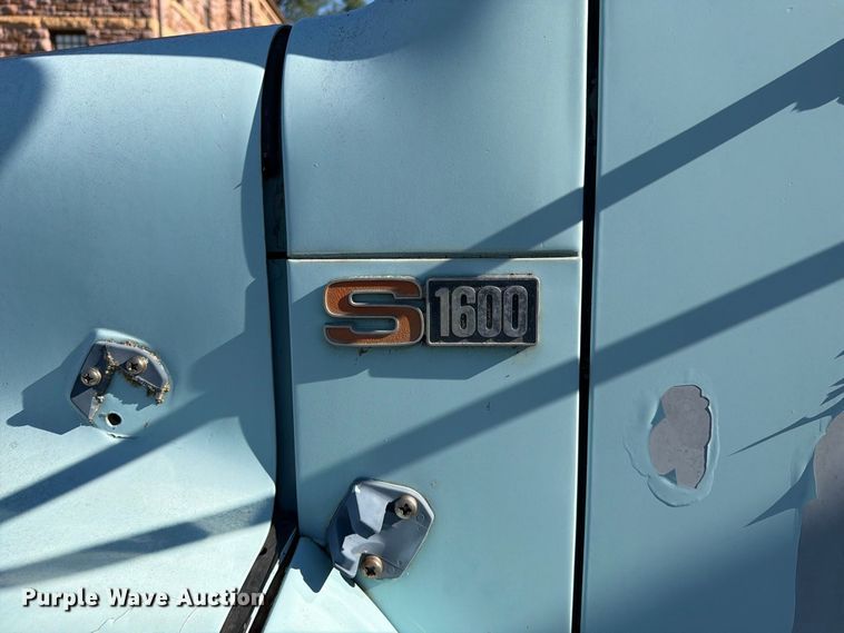 image for item FT6661 1989 International 1654 box truck