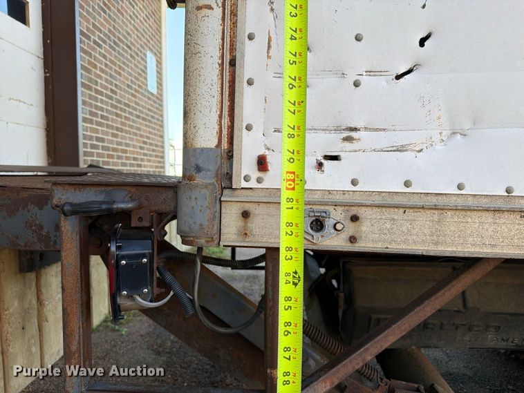 image for item FT6661 1989 International 1654 box truck