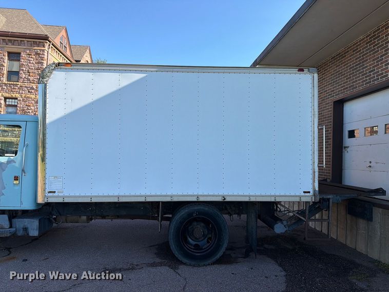 image for item FT6661 1989 International 1654 box truck