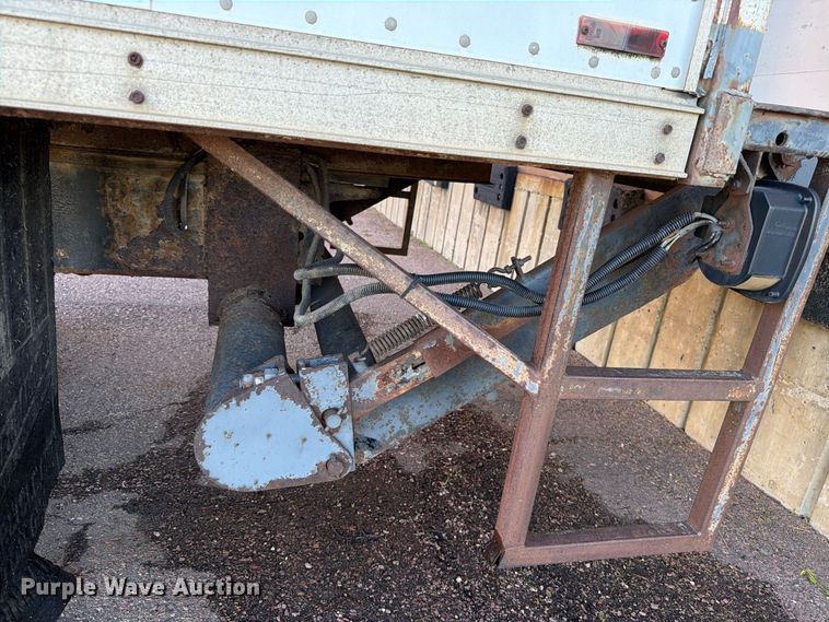 image for item FT6661 1989 International 1654 box truck