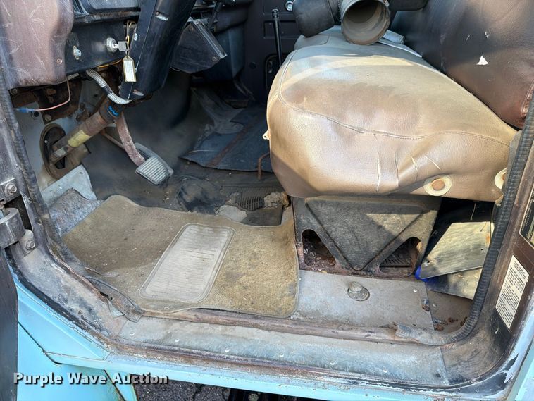 image for item FT6661 1989 International 1654 box truck