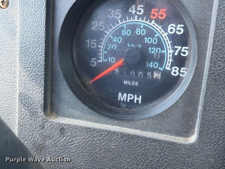 image for item FT6661 1989 International 1654 box truck