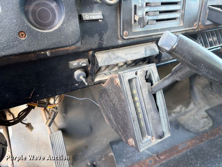 image for item FT6661 1989 International 1654 box truck