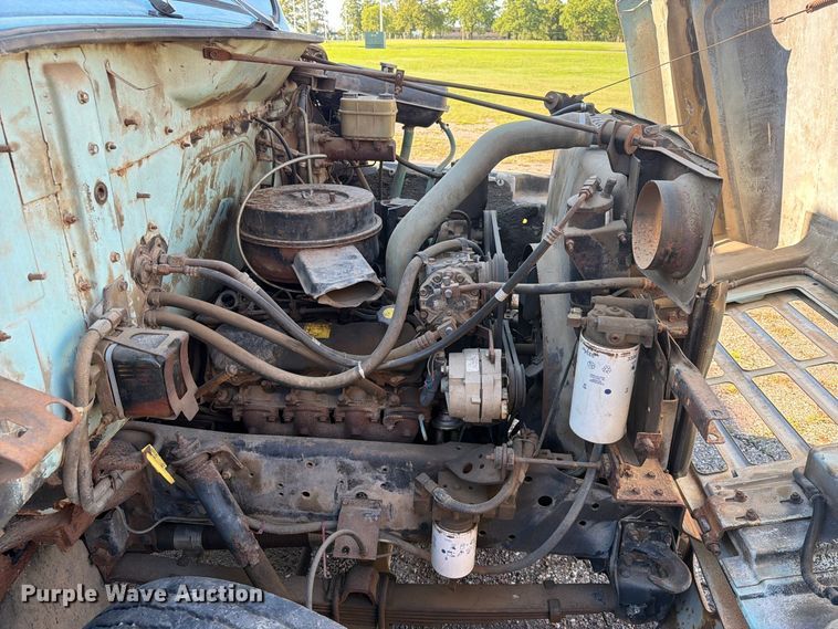 image for item FT6661 1989 International 1654 box truck