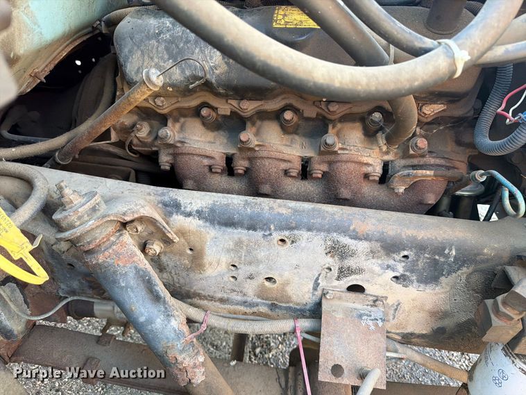 image for item FT6661 1989 International 1654 box truck