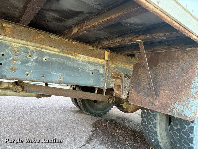 image for item FT6661 1989 International 1654 box truck
