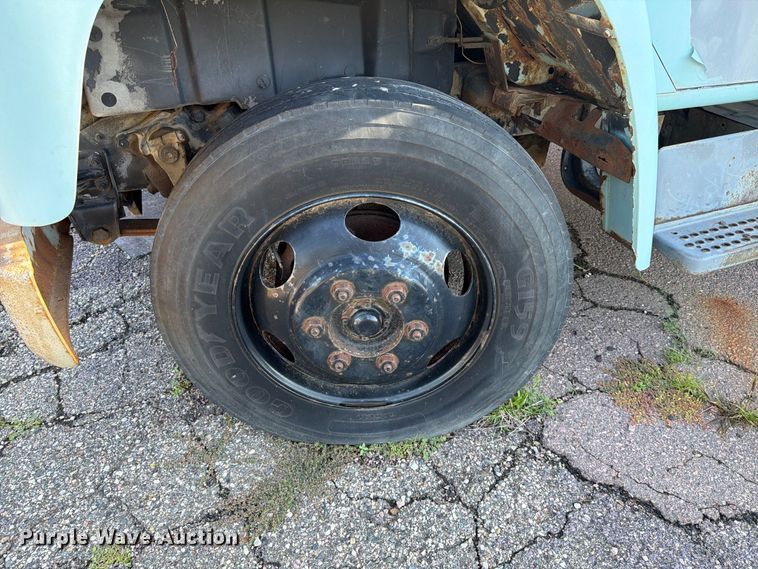 image for item FT6661 1989 International 1654 box truck