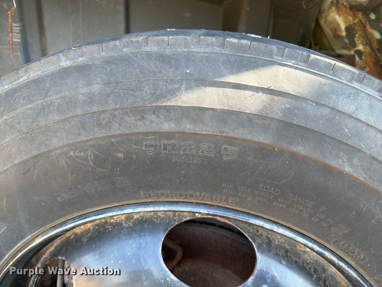 image for item FT6661 1989 International 1654 box truck