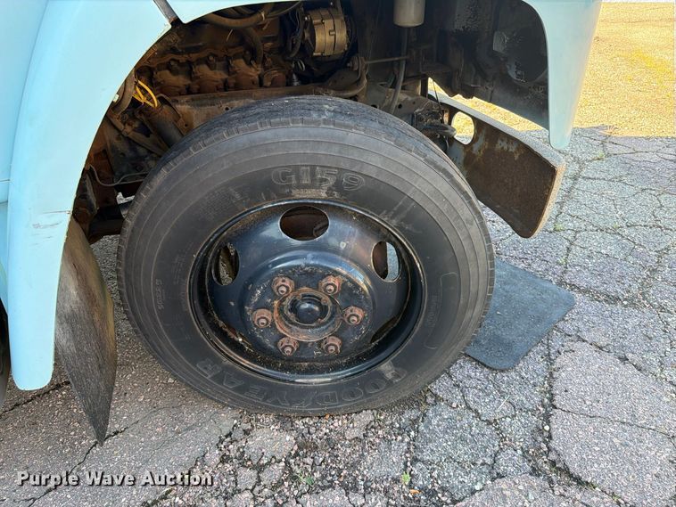 image for item FT6661 1989 International 1654 box truck