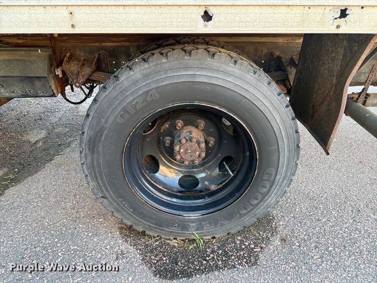 image for item FT6661 1989 International 1654 box truck