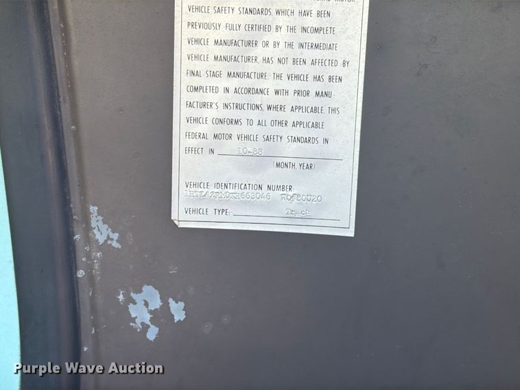 image for item FT6661 1989 International 1654 box truck