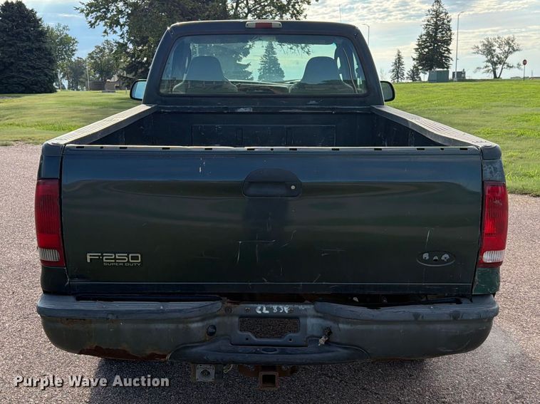 image for item FT6662 2004 Ford F-250 pickup truck