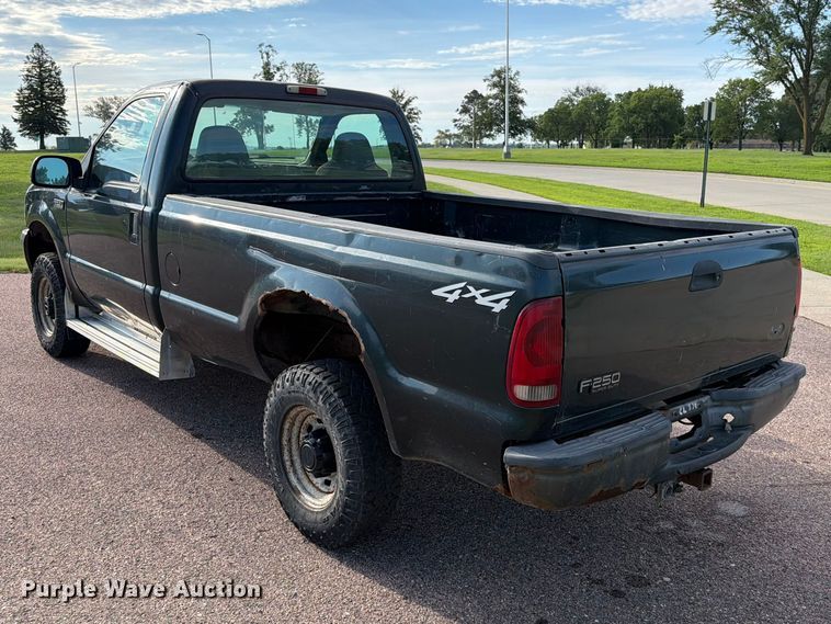 image for item FT6662 2004 Ford F-250 pickup truck