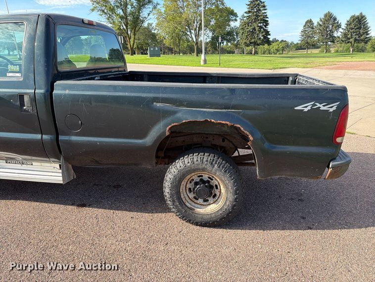 image for item FT6662 2004 Ford F-250 pickup truck
