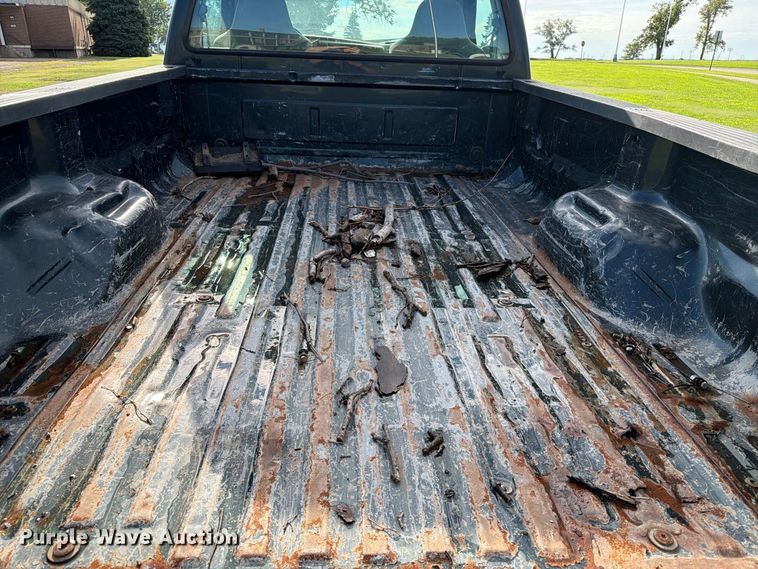 image for item FT6662 2004 Ford F-250 pickup truck