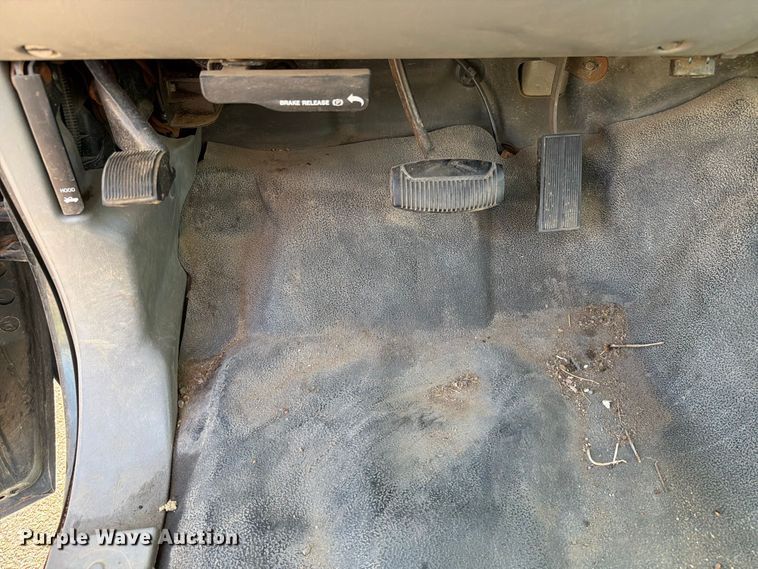 image for item FT6662 2004 Ford F-250 pickup truck