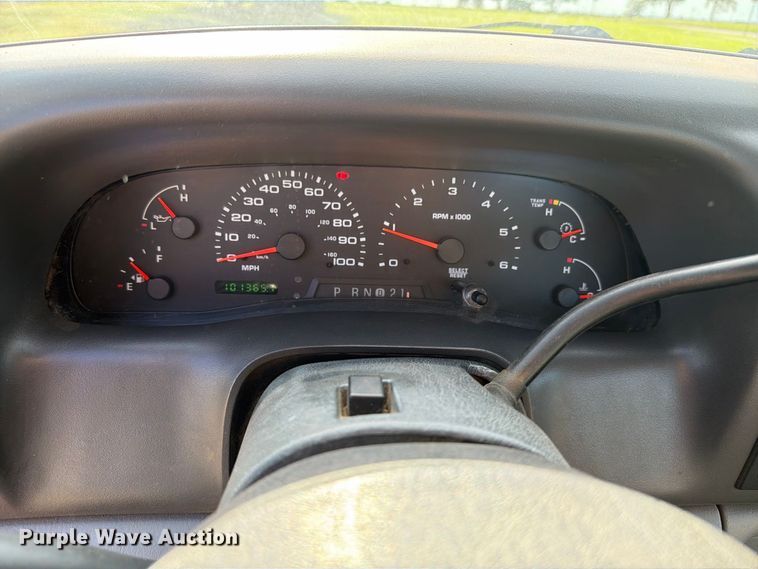 image for item FT6662 2004 Ford F-250 pickup truck