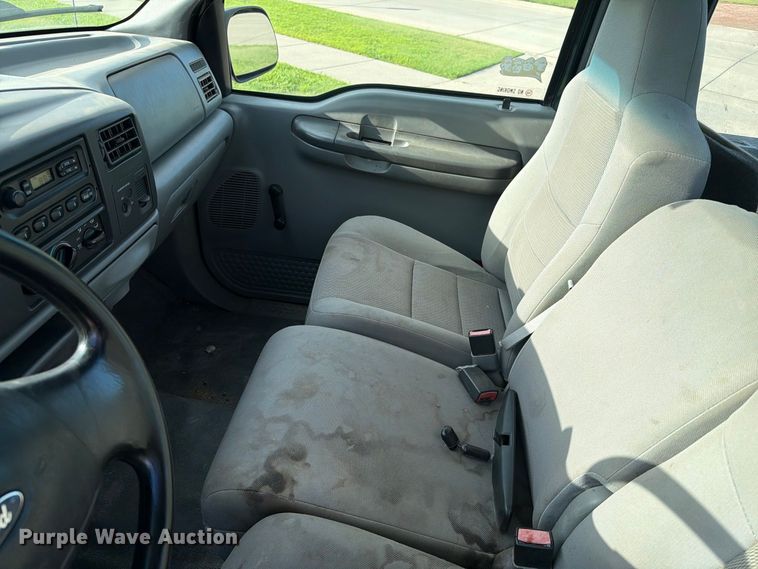 image for item FT6662 2004 Ford F-250 pickup truck