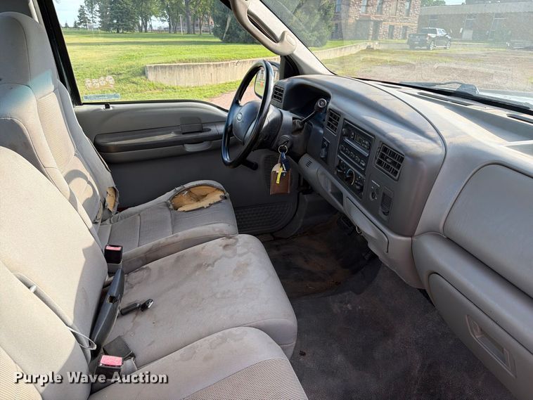 image for item FT6662 2004 Ford F-250 pickup truck
