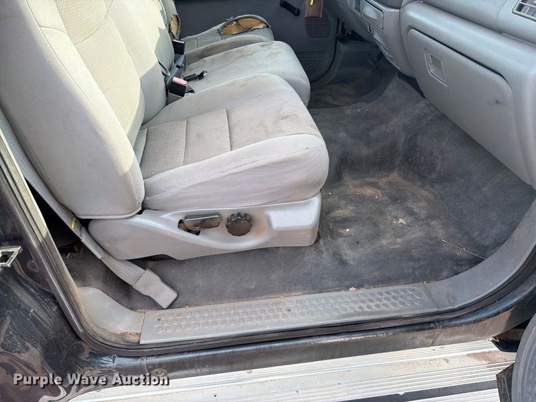 image for item FT6662 2004 Ford F-250 pickup truck