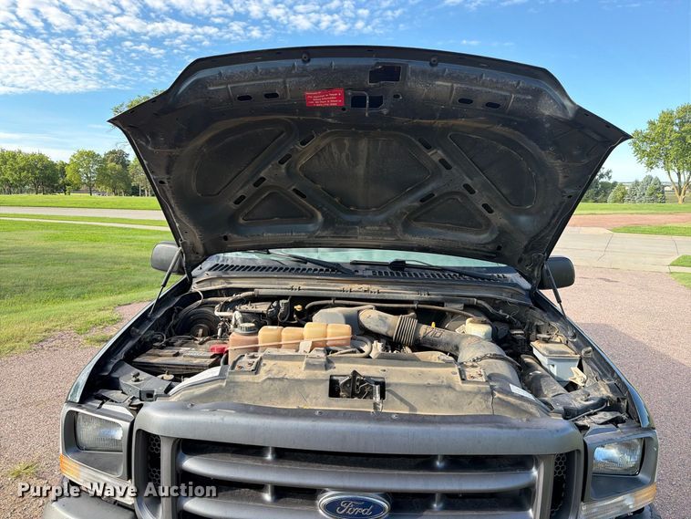 image for item FT6662 2004 Ford F-250 pickup truck