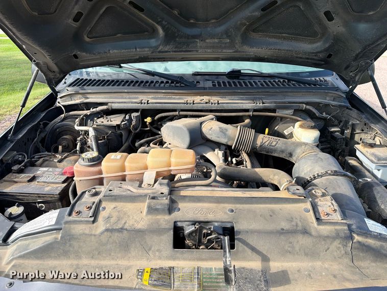 image for item FT6662 2004 Ford F-250 pickup truck