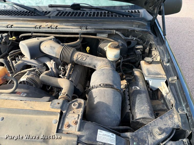 image for item FT6662 2004 Ford F-250 pickup truck