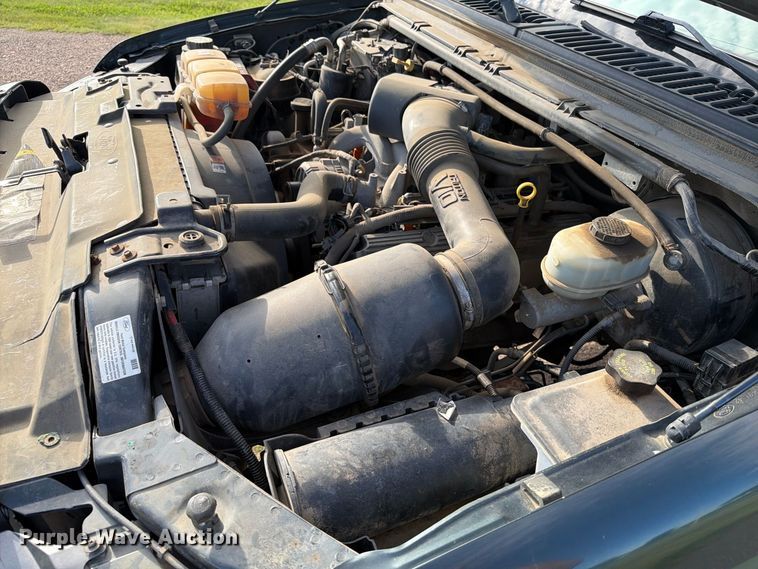 image for item FT6662 2004 Ford F-250 pickup truck