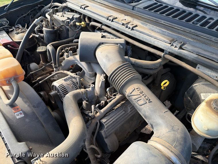image for item FT6662 2004 Ford F-250 pickup truck