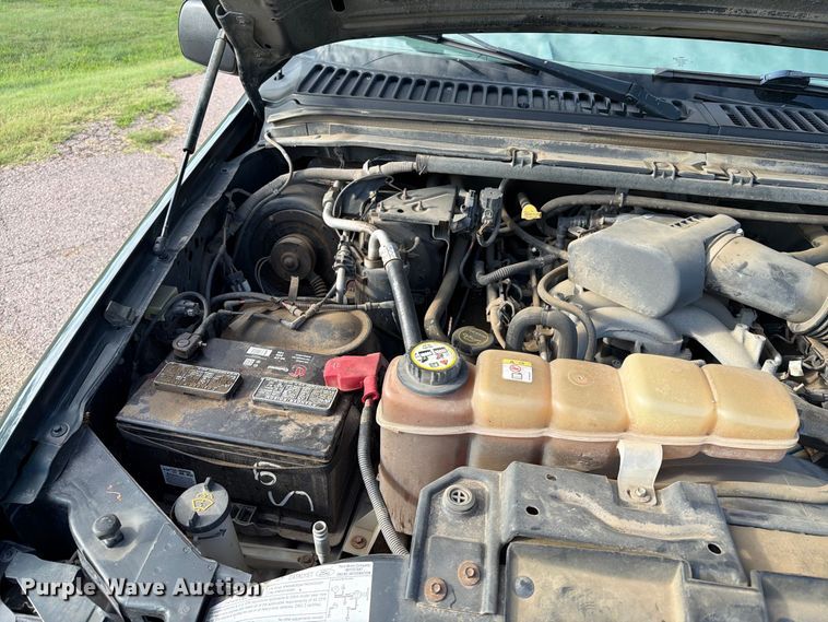 image for item FT6662 2004 Ford F-250 pickup truck
