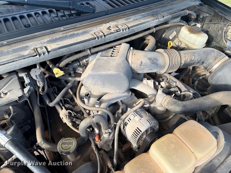 image for item FT6662 2004 Ford F-250 pickup truck