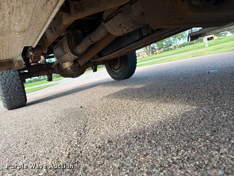 image for item FT6662 2004 Ford F-250 pickup truck