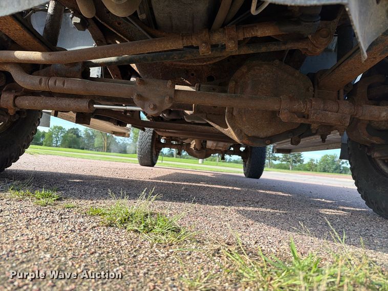 image for item FT6662 2004 Ford F-250 pickup truck