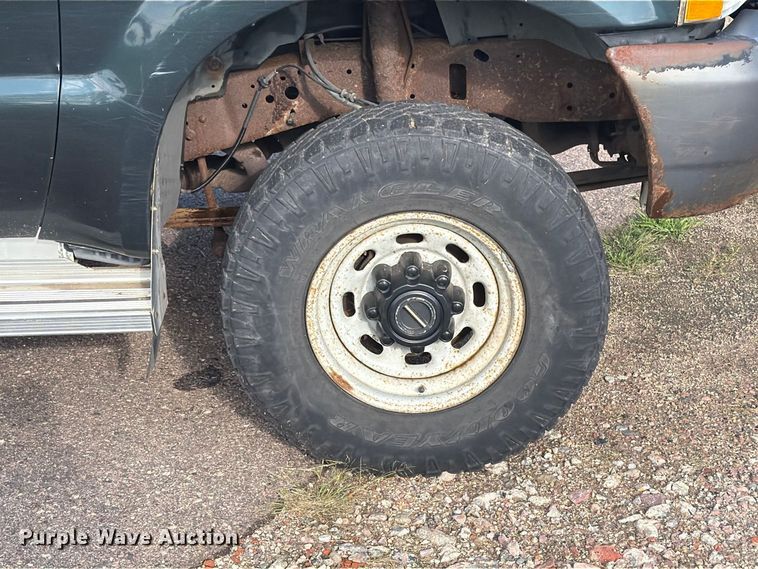 image for item FT6662 2004 Ford F-250 pickup truck