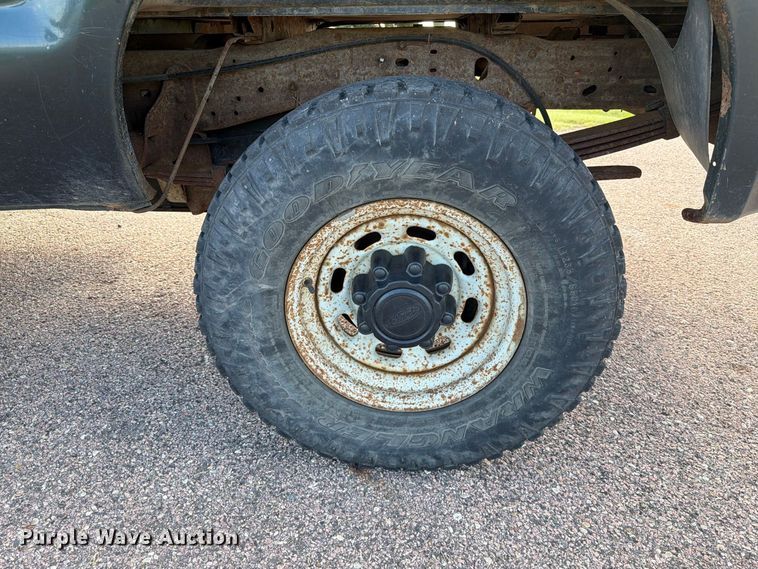 image for item FT6662 2004 Ford F-250 pickup truck
