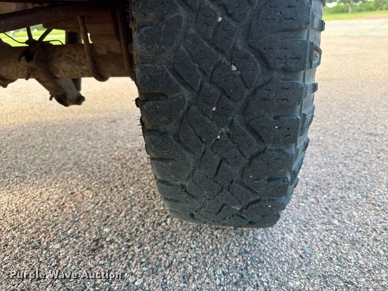 image for item FT6662 2004 Ford F-250 pickup truck