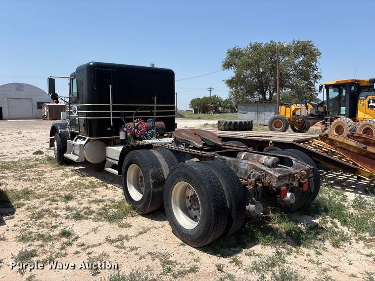 image for item JM9405 1988 Freightliner MB80 semi truck