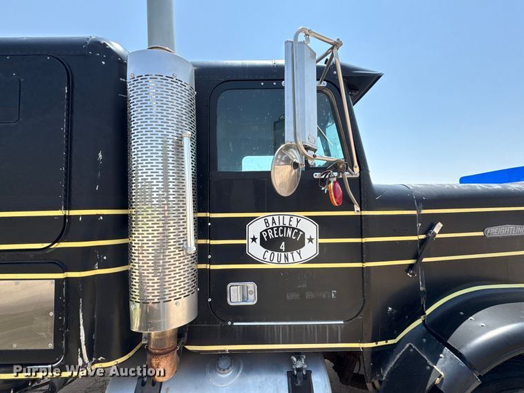 image for item JM9405 1988 Freightliner MB80 semi truck