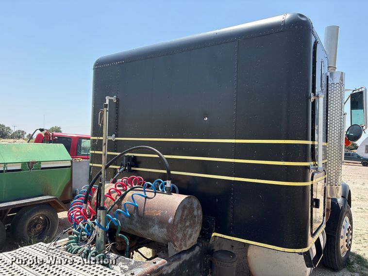 image for item JM9405 1988 Freightliner MB80 semi truck