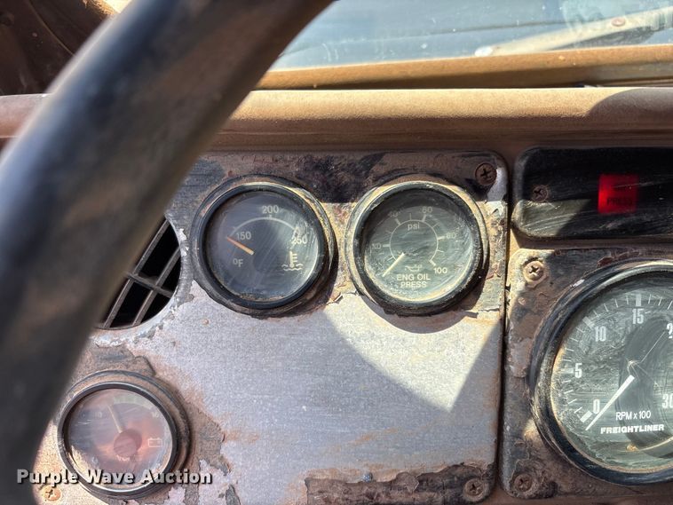 image for item JM9405 1988 Freightliner MB80 semi truck