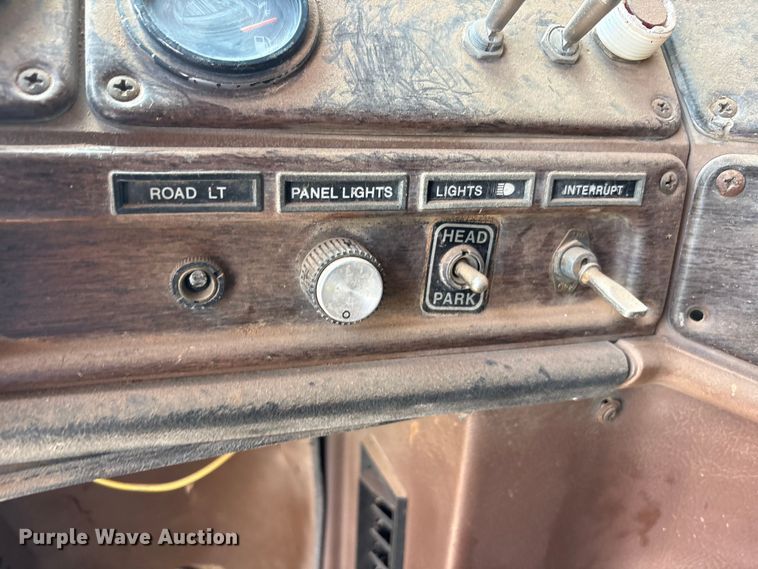 image for item JM9405 1988 Freightliner MB80 semi truck