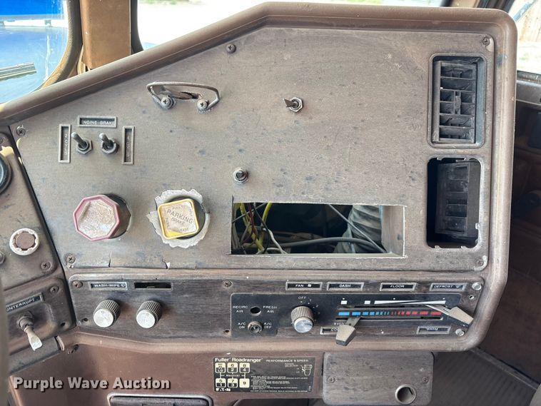 image for item JM9405 1988 Freightliner MB80 semi truck