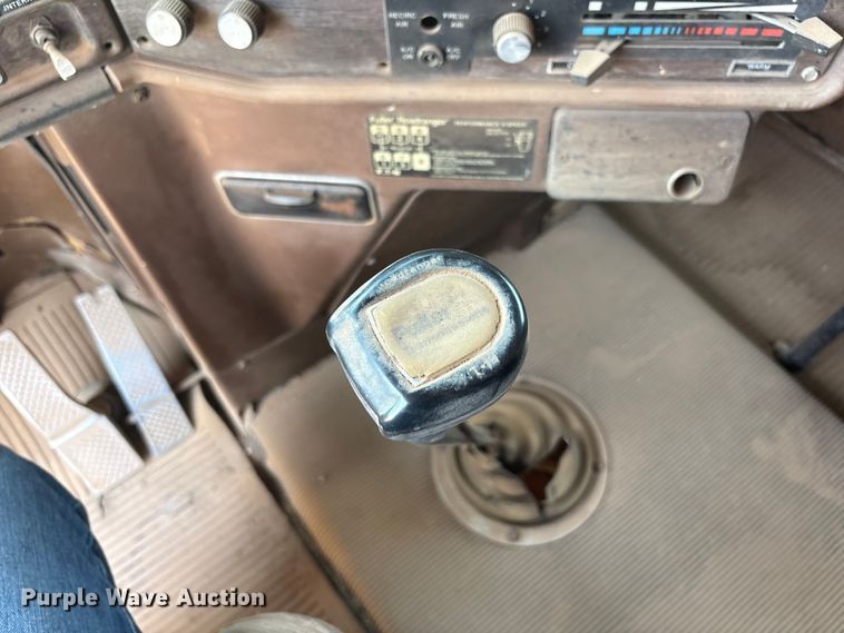 image for item JM9405 1988 Freightliner MB80 semi truck
