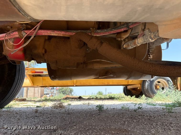image for item JM9405 1988 Freightliner MB80 semi truck