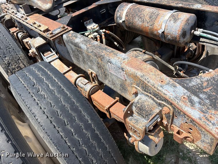 image for item JM9405 1988 Freightliner MB80 semi truck