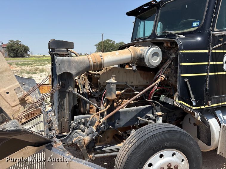image for item JM9405 1988 Freightliner MB80 semi truck
